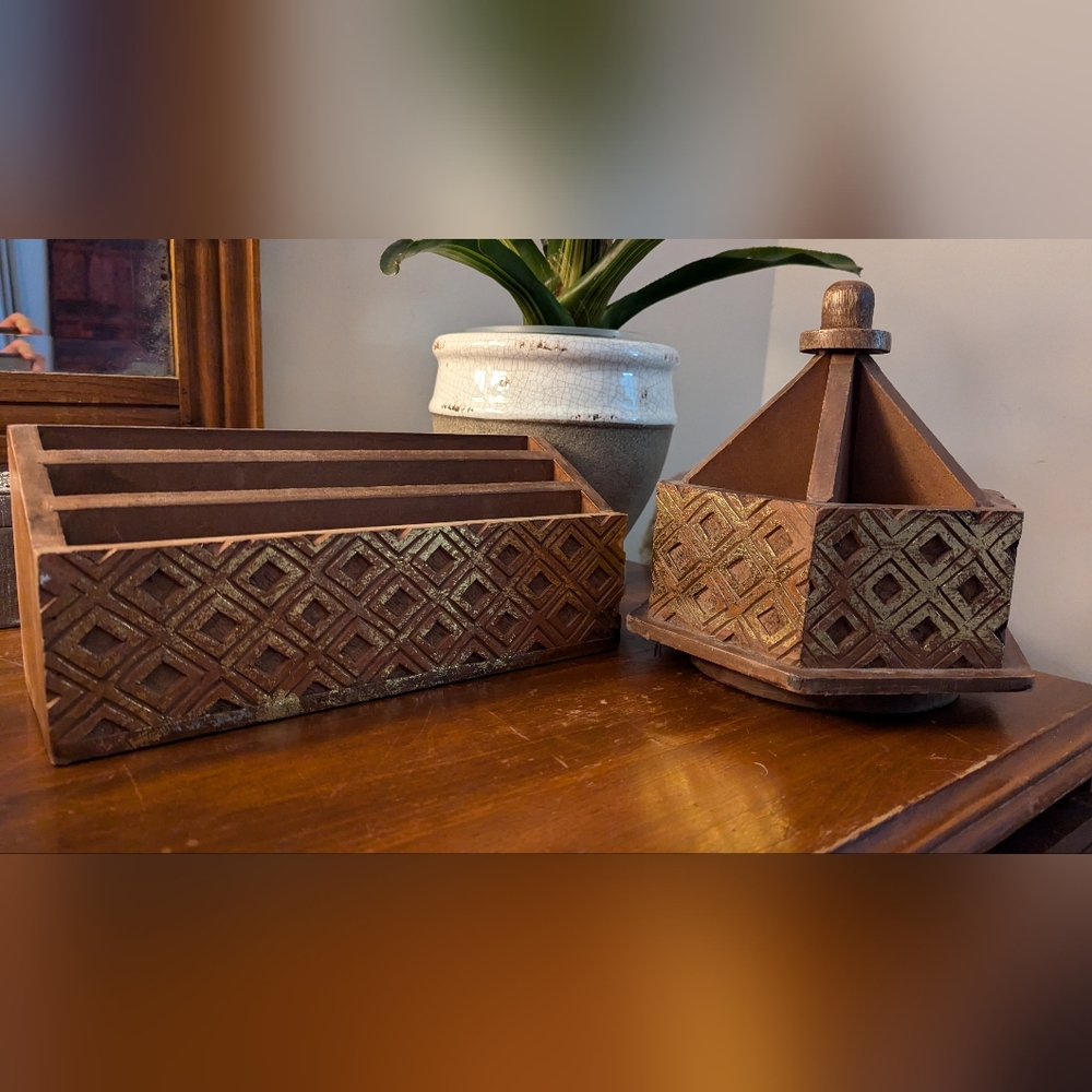 Desk organizers
